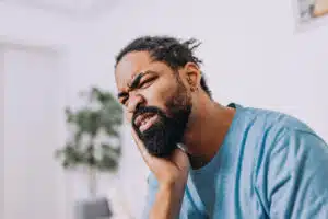 a man with wisdom toothache